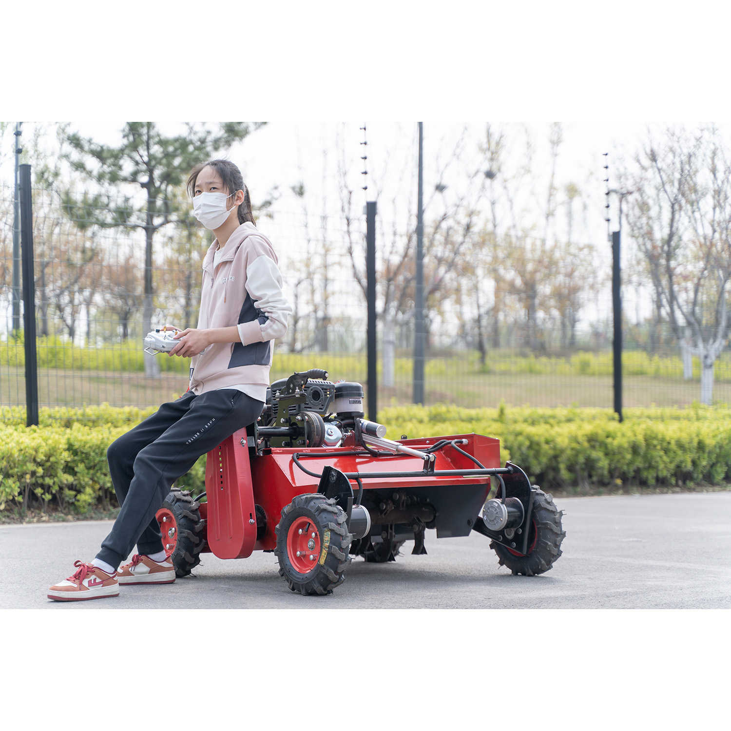 Wheeled remote control flail mower (ZCG-01)